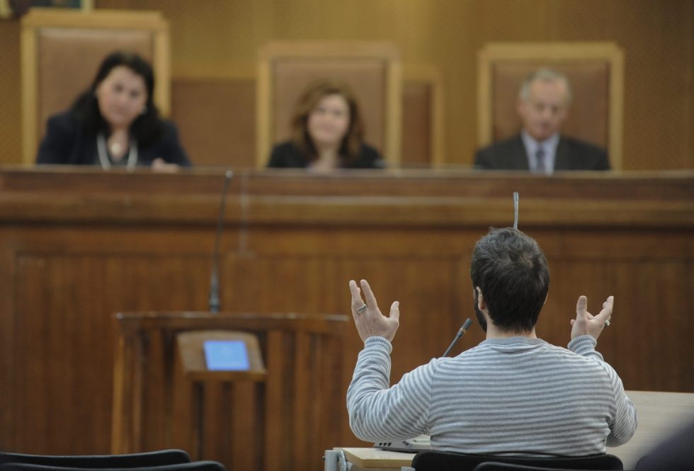 Συγκλονιστικές μαρτυρίες για την οργανωμένη επίθεση στην «Αντίπνοια»