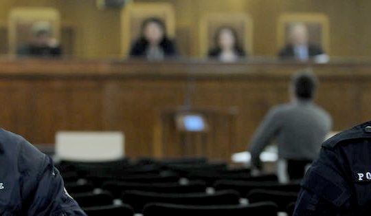 «Ενας μαχαίρωνε, ένας έσπαγε»