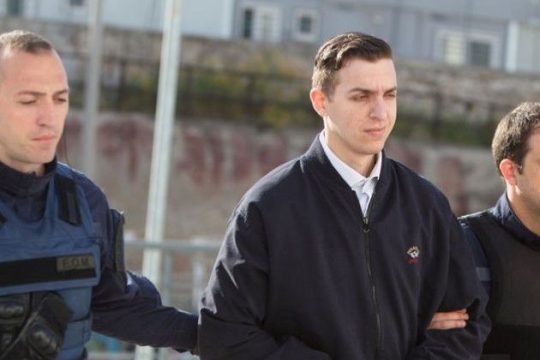 «Ξέρουμε πού είναι ο Φοίβος, θα σου φέρουμε το κεφάλι του»