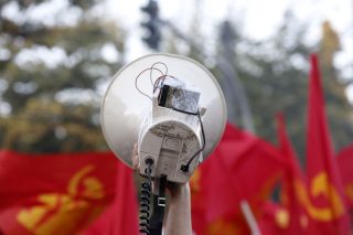 Κοινή δράση προτείνει η ΑΝΤΑΡΣΥΑ σε ΚΚΕ και ΛΑ.Ε.