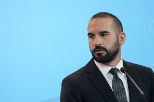 «Φρένο» σε όσους προτρέχουν