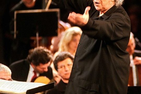 «Τα τραγούδια μου είναι συνδεδεμένα με τους αγώνες του Λαού μας»