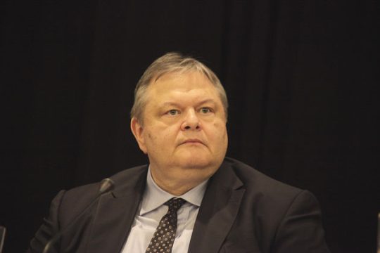 Ο Τσίπρας φέρνει τέταρτο Μνημόνιο