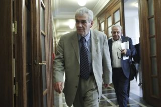 «Καραμανλής και Τσίπρας, δύο λαοπρόβλητοι ηγέτες»