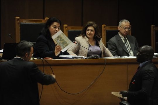 Χρυσαυγίτες με στολή περιπολίας