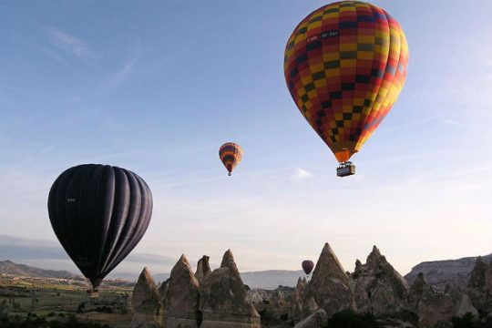 Πτώση αερόστατων και δεκάδες τραυματίες στην Καππαδοκία