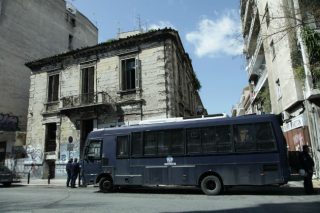 Αν με επαινούσε ο Καλύβας, θα ανησυχούσα…