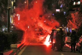Τα ΜΑΤ κατέλαβαν τις… καταλήψεις