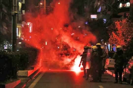 Τα ΜΑΤ κατέλαβαν τις… καταλήψεις
