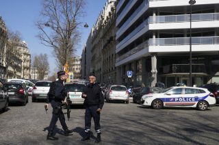 Διεθνής συναγερμός για τα δέματα