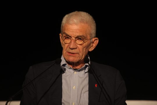 Τους έδιωξε όλους… κι έμεινε στον άσο