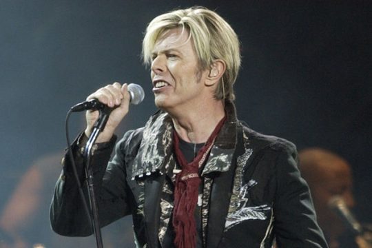 Μια βόλτα στο διάστημα με τον David Bowie!