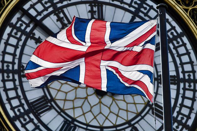 Η Μέι συγχρονίζει τα ρολόγια του Brexit