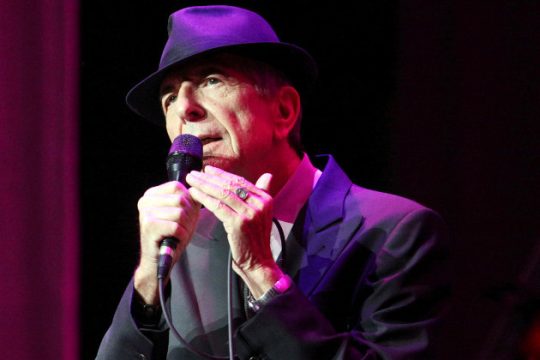 Ταξιδεύοντας με Leonard Cohen σε στιλ ελληνικό