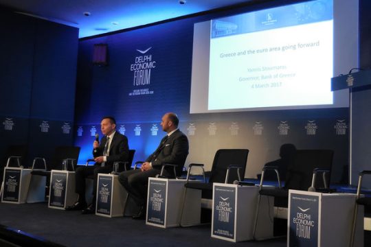 Μπροστά σε δύσκολες πολιτικές αποφάσεις