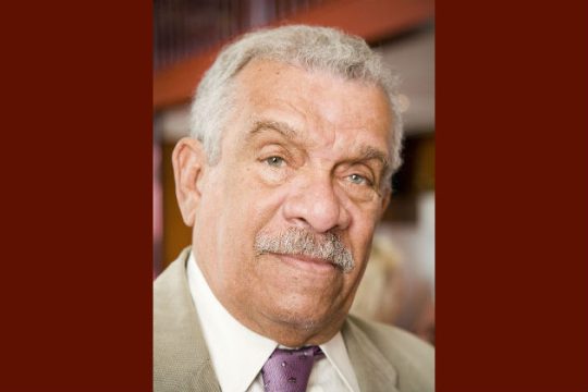 Πέθανε ο νομπελίστας ποιητής Ντέρεκ Ουόλκοτ