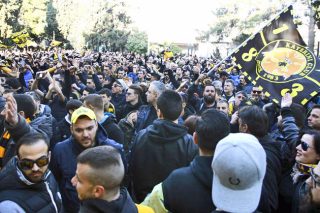Με πάθος, αλλά… ήσυχα