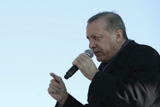 Η Ε.Ε. ζητάει εξηγήσεις για τις απειλές Ερντογάν