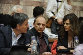 Τα εργασιακά «σπρώχνουν» την αξιολόγηση ώς τον Μάιο