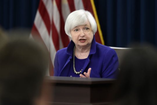 Μήνυμα η αύξηση των επιτοκίων από τη Fed