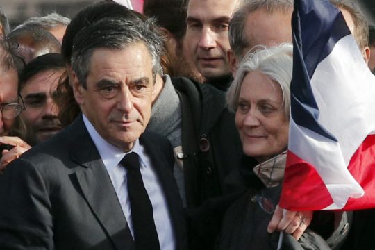 Εμμένει ο Φιγιόν, «ετοιμάζεται» ο Ζιπέ