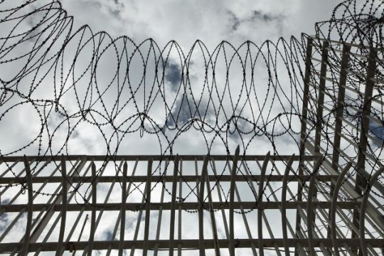 «Πατέντα» στις απορρίψεις αδειών σε κρατούμενους