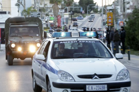Επίθεση εις βάρος υψηλόβαθμου τελωνειακού στη Γλυφάδα