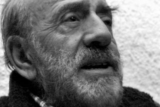 Η εθνεγερσία των μικρών κειμένων