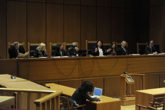 Κυνηγούν ακόμα και την ποίηση