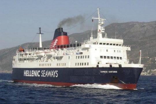 «Ναυμαχία» Μινωϊκών – ΑΝΕΚ για τη διαχείριση της Hellenic Seaways