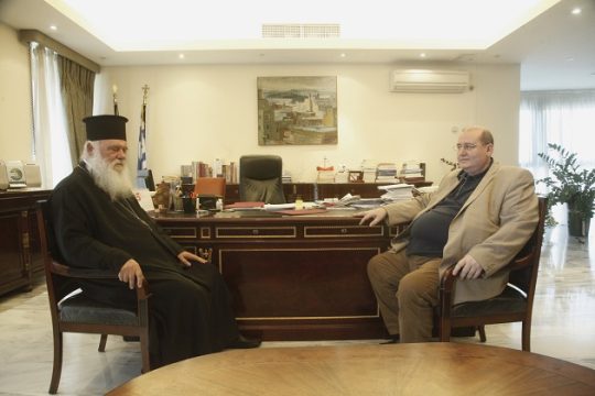 «Ακρως πολιτική η στάση Ιερώνυμου»