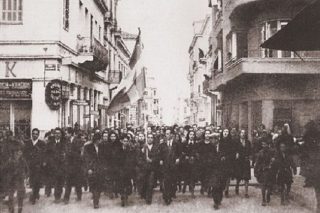 Κάτω από τη μύτη των Γερμανών