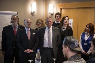 «Καλωσόρισμα» στη Γαλλία με μαθήματα δημοκρατίας