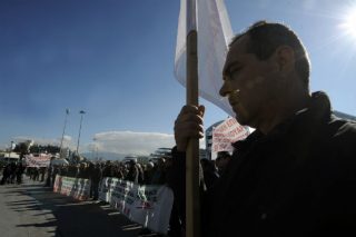 Παράσταση διαμαρτυρίας ναυτεργατών για το ασφαλιστικό
