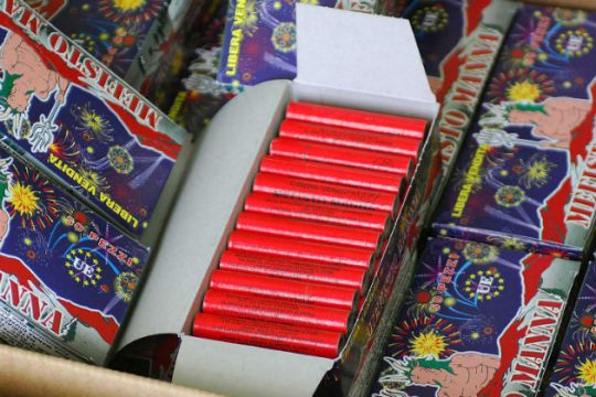 Κως: Σύλληψη 59χρονης που κατείχε 25.840 κροτίδες και πυροτεχνήματα