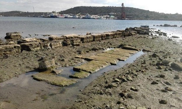 Αποκαλύφθηκε τμήμα του αρχαίου λιμανιού της Σαλαμίνας