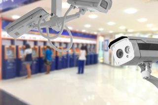 Ξεσκόνισμα σε μεγαλοκαταθέτες