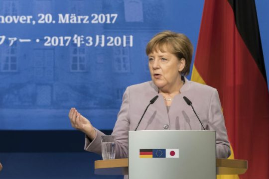 Με απαγορεύσεις προειδοποιεί η Μέρκελ τον Ερντογάν