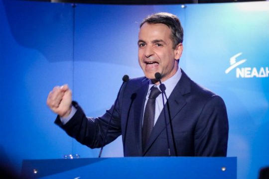 Με φουλ επίθεση επιχειρεί να κρύψει την αμηχανία της