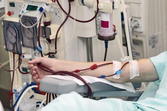 Μία νεφρολόγος, 90 νεφροπαθείς
