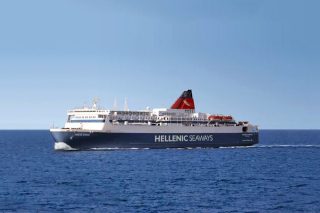 Επιστρέφει στη Σαντορίνη η HSW