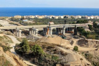 Ζητούν «ευκολίες», απειλούν με προσφυγή