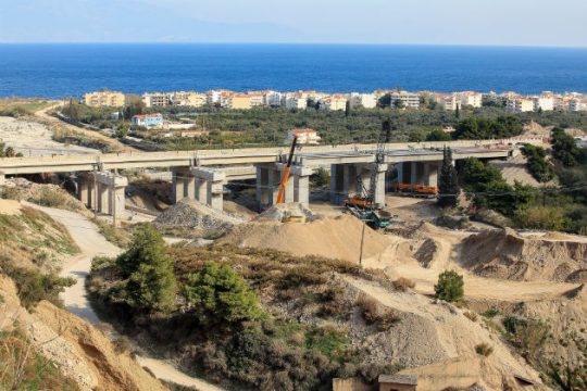 Ζητούν «ευκολίες», απειλούν με προσφυγή