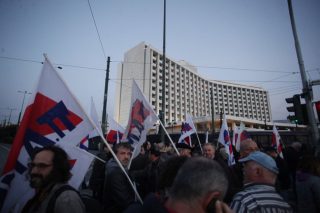 Το ΠΑΜΕ στο… φρούριο του «Χίλτον»