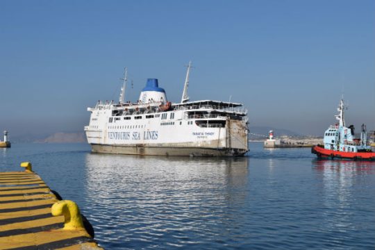 Έφυγε για την Τουρκία το «Παναγία Τήνου»