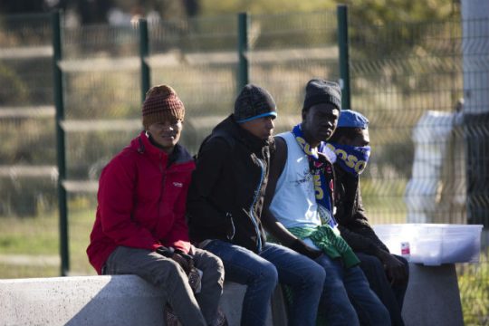 Κομισιόν: Δεν βγαίνει το πρόγραμμα μετεγκαταστάσεων