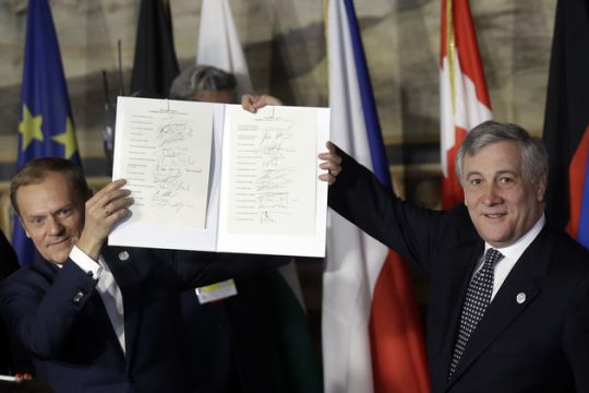 Υπογραφές έχουμε, λείπει η αλληλεγγύη