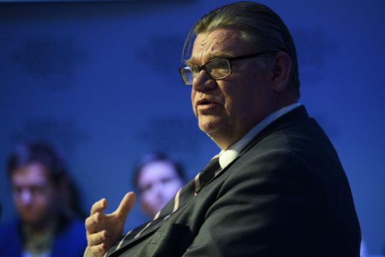 Αποχωρεί από την ηγεσία των ευρωσκεπτιστικών ο Φιλανδός ΥΠ.ΕΞ.