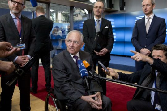 «Ωρολογιακή βόμβα η επιμονή Σόιμπλε για ΔΝΤ»