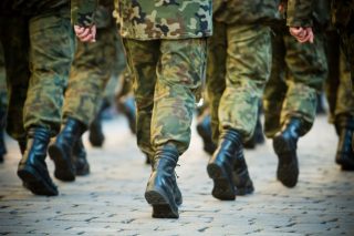 Δύο χρόνια φυλακή επειδή κατήγγειλαν καψόνια σε στρατόπεδο